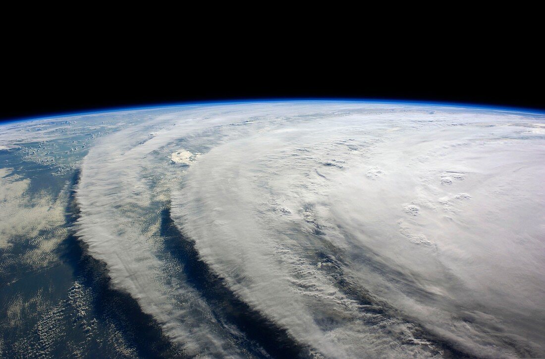 Hurricane Ike cloud bands,ISS image