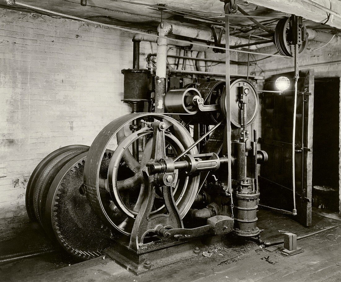 Otis elevator engine,1932