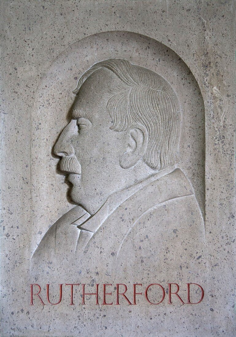 Ernest Rutherford,sculpture