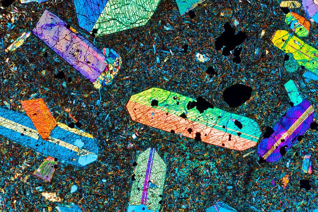 Rock mineral crystals,polarised LM
