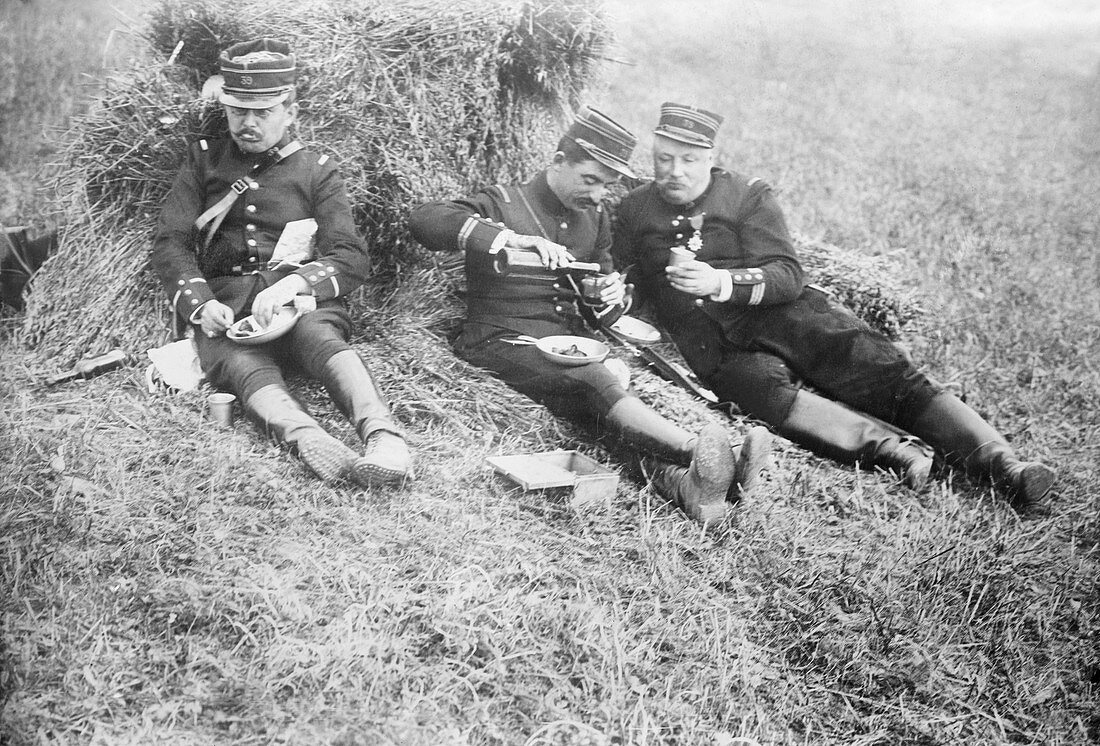 French soldiers at lunch,World War I
