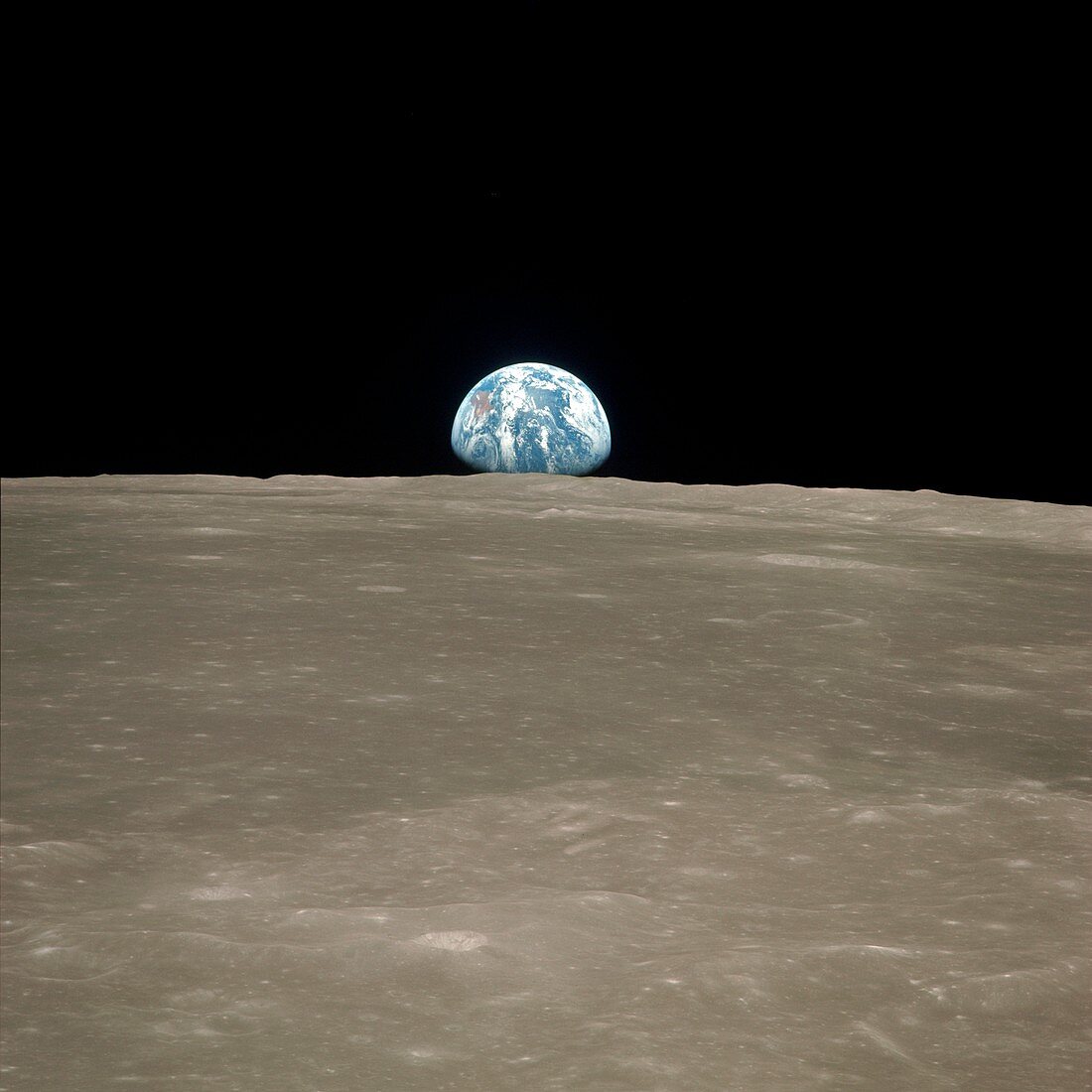 Earthrise over Moon,Apollo 11