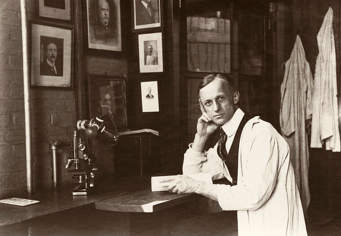 Harvey Cushing,US neurosurgeon