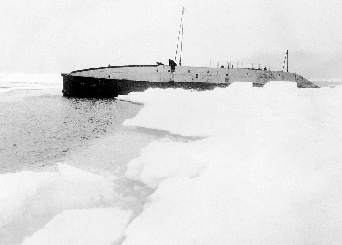 Nautilus submarine in the Arctic,1931