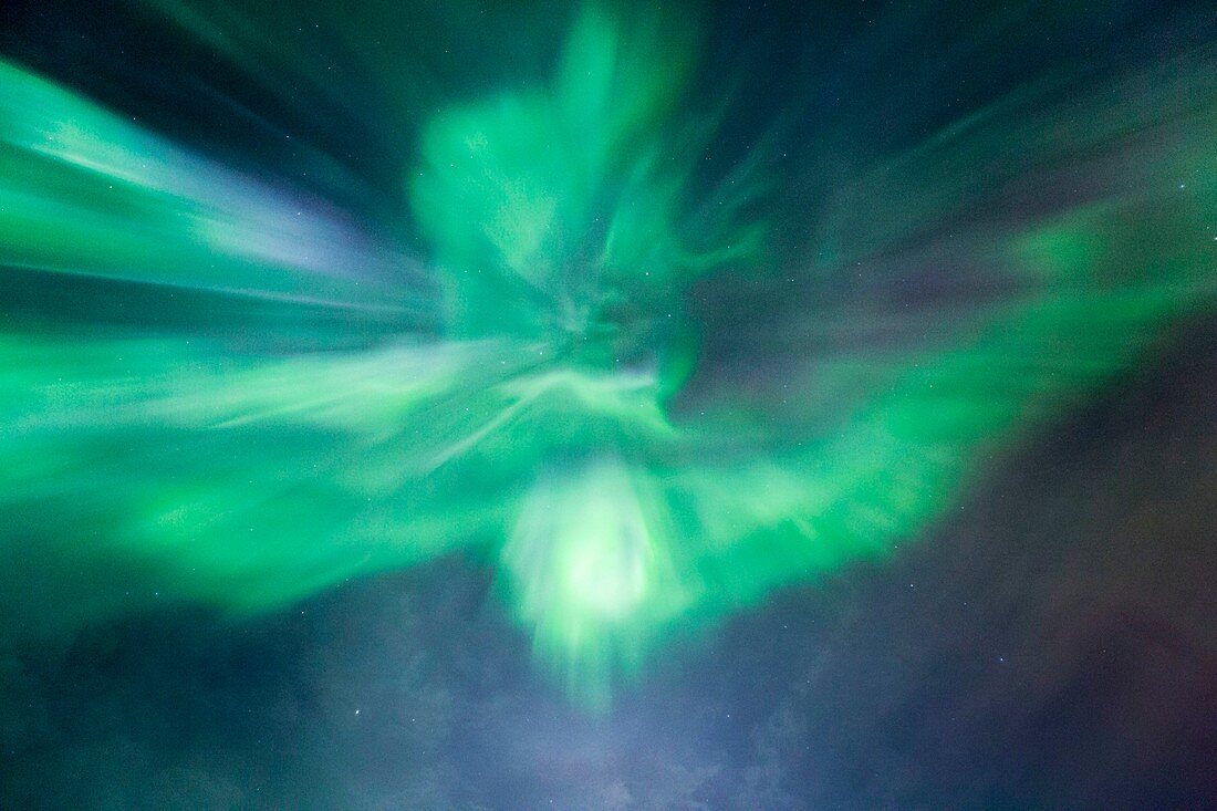 Aurora borealis corona