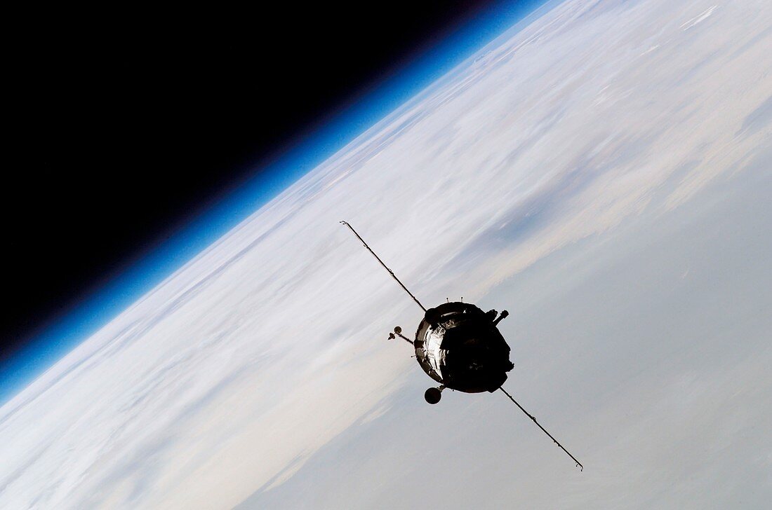Soyuz TMA-3 spacecraft,ISS image
