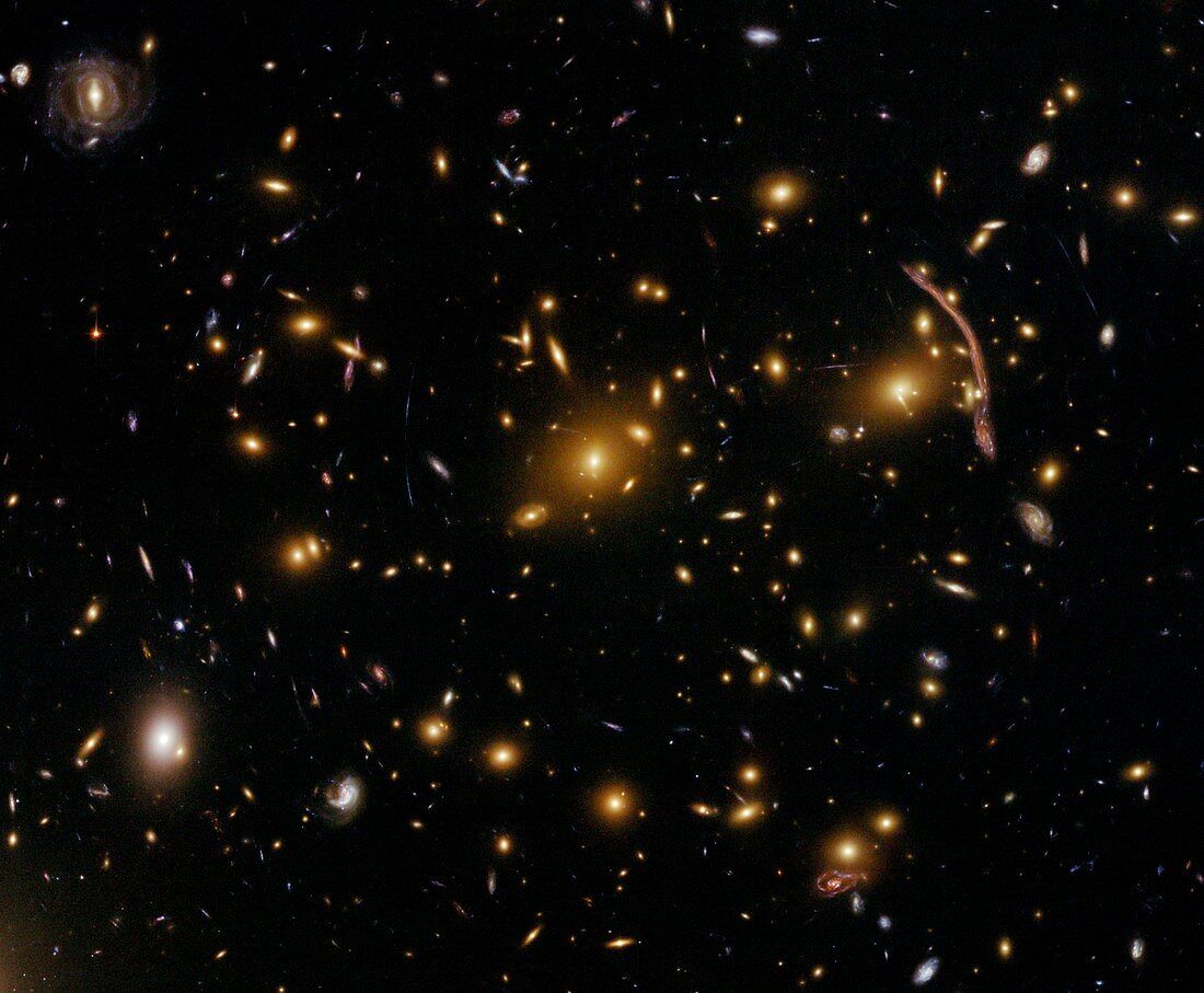 Galaxy cluster Abell 370,HST image