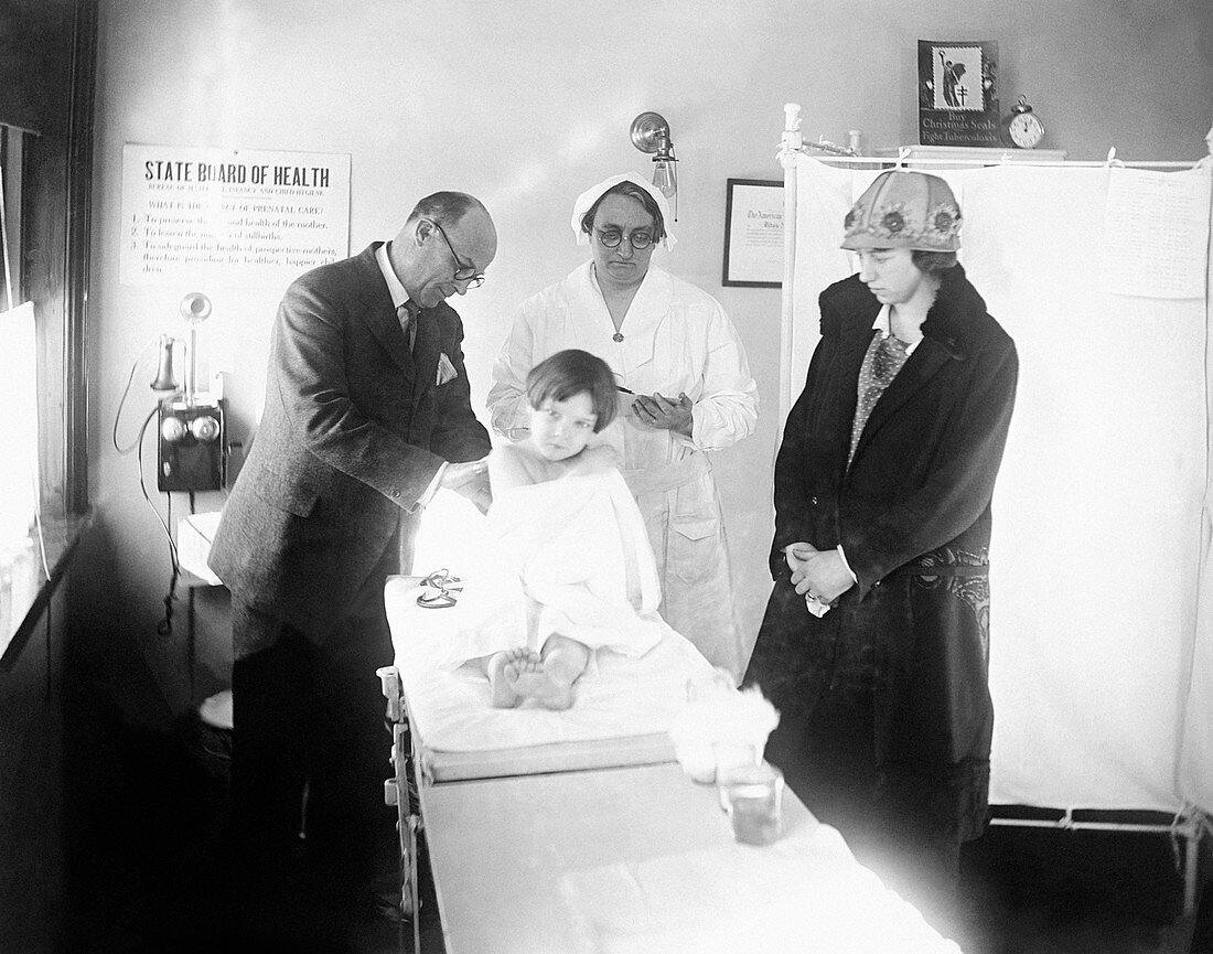 1920s child health checkup,USA