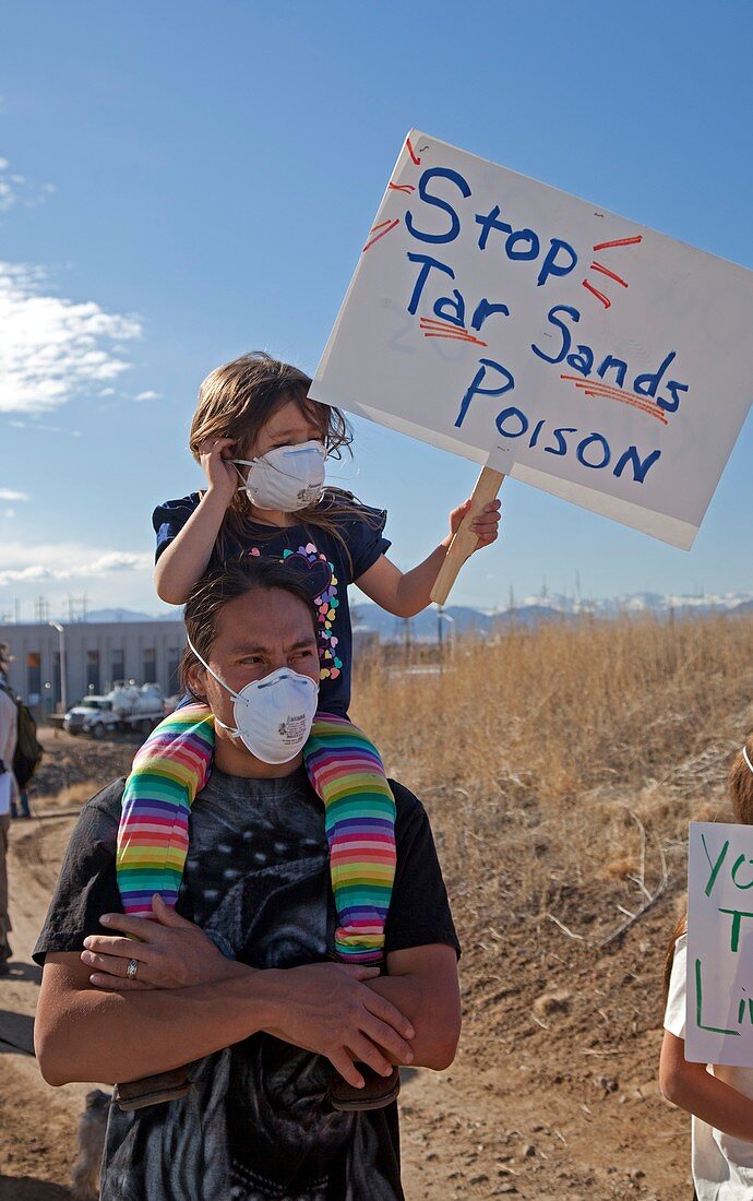Protest against tar sands refinery