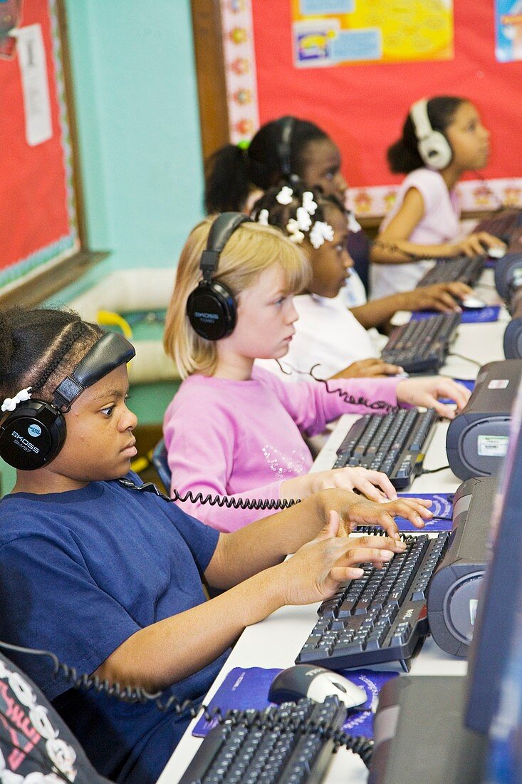 Primary school computer lesson,USA