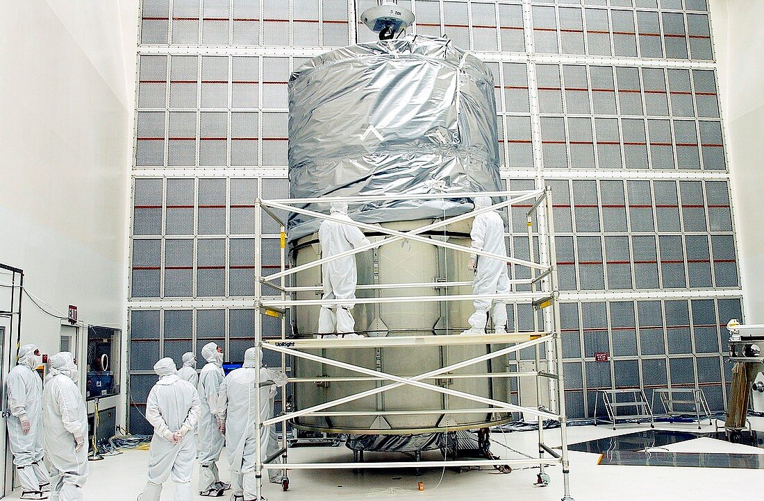 Spitzer Space Telescope preparation