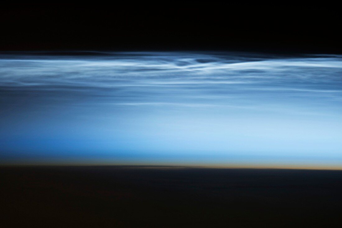 Polar noctilucent clouds,astronaut photo