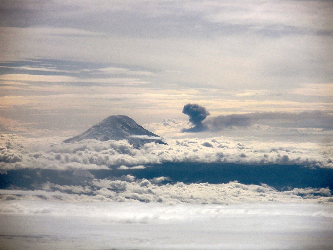 Tungurahua volcano erupting