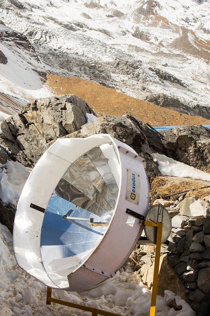 Solar cooker for baking bread,Nepal