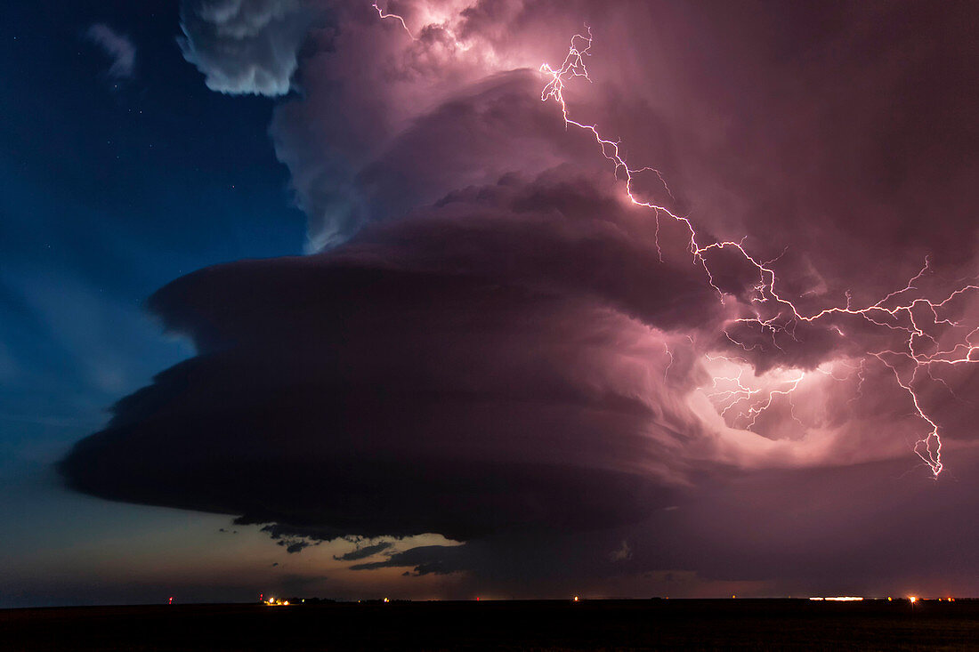 Lighting and supercell storm