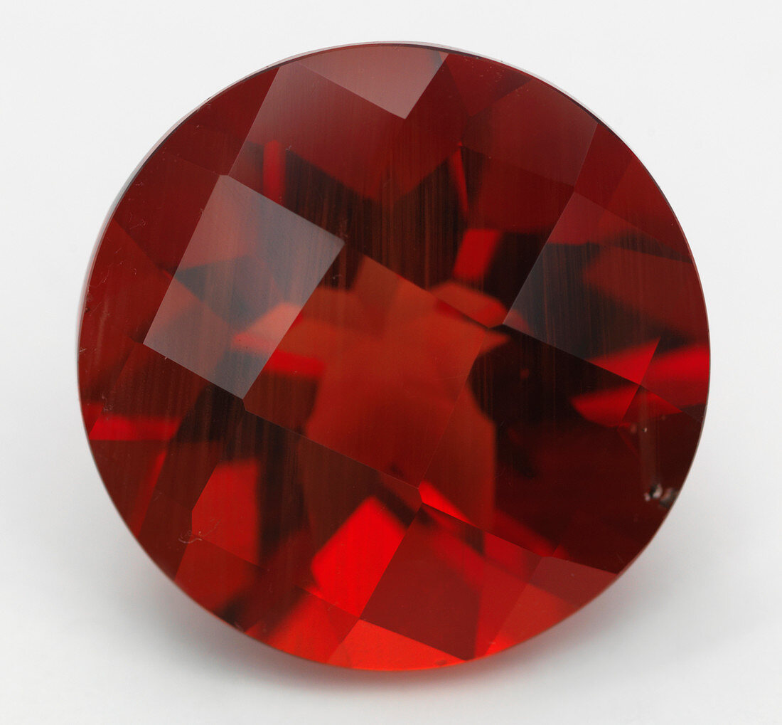 Round cut red Andesine