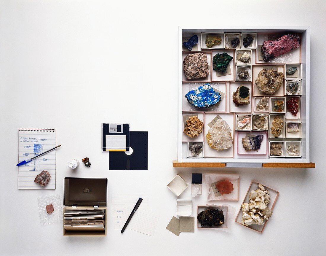 Cataloguing mineral specimens
