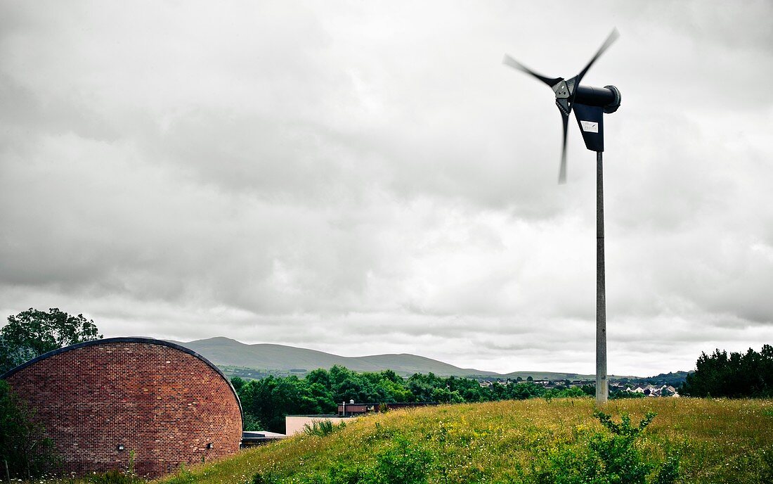 Eco-centre wind turbine