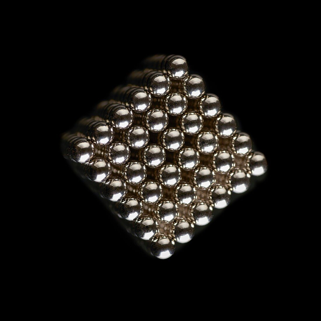 Cube of neodymium magnets
