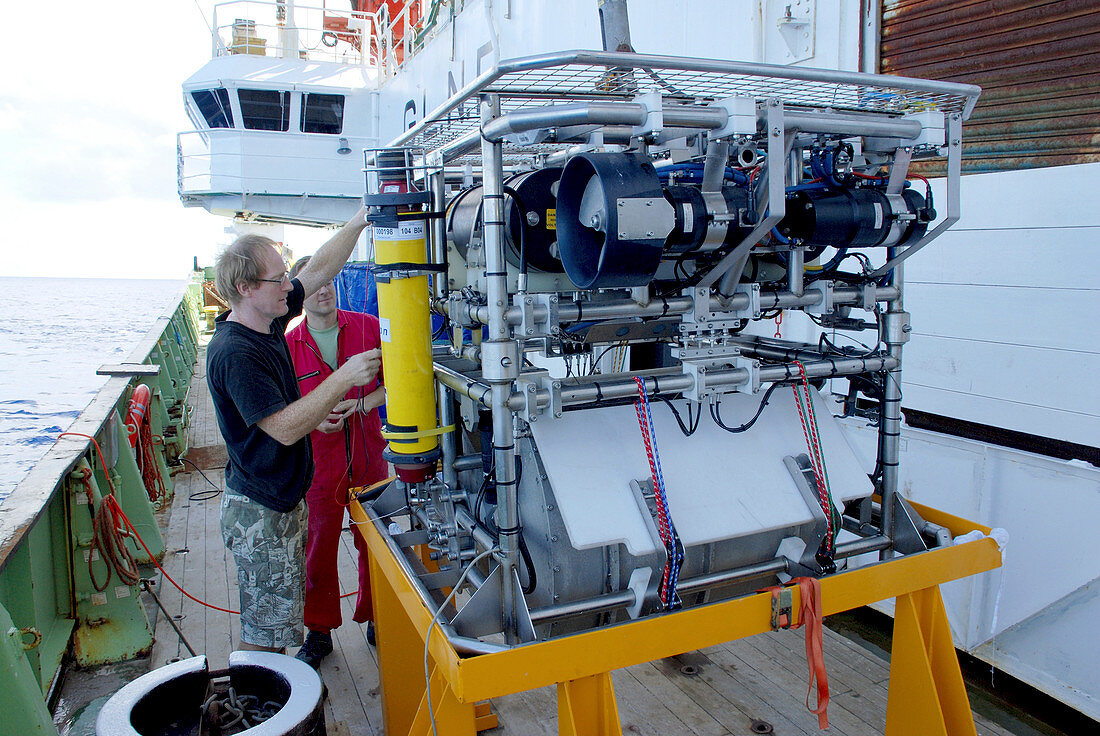 Preparing robotic underwater vehicle