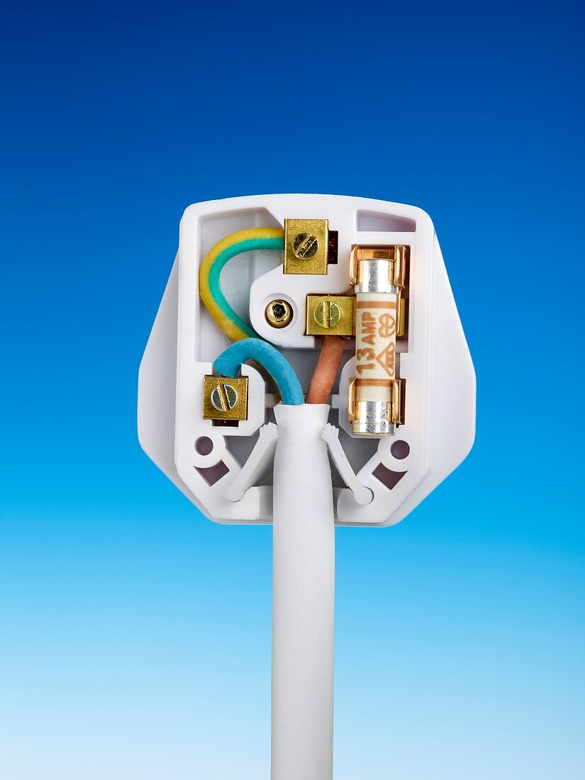 Three-pin electrical plug