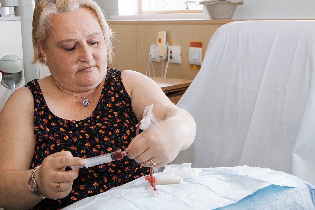 Shared care dialysis unit