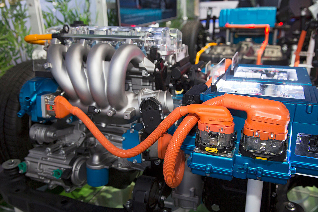 Hyundai Sonata plug-in hybrid car engine