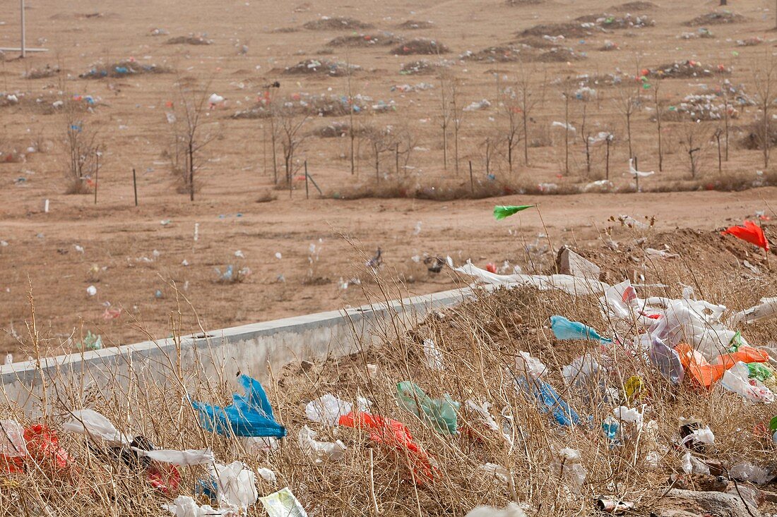 Drought and plastic rubbish,China