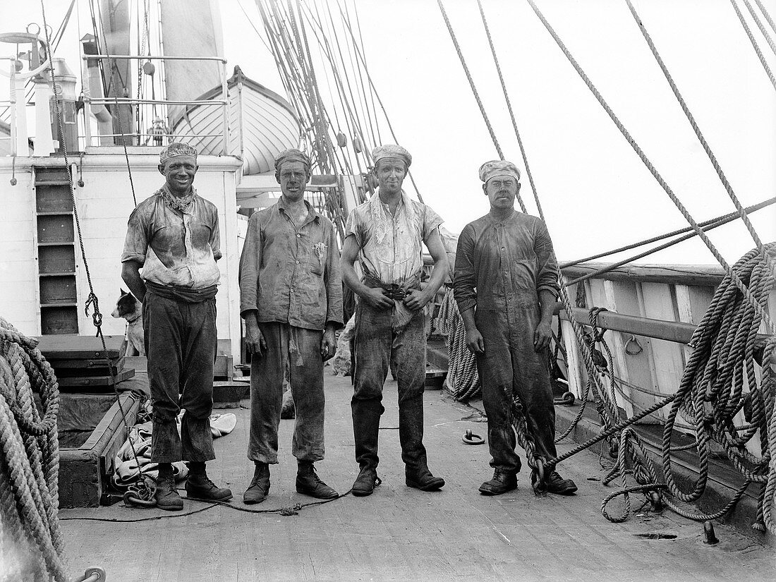 Crew members on Terra Nova,1912