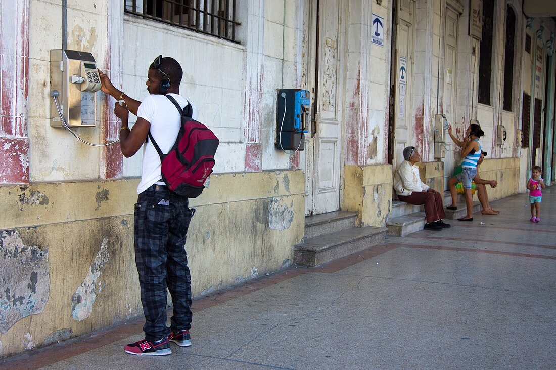 Public telephones in Havana