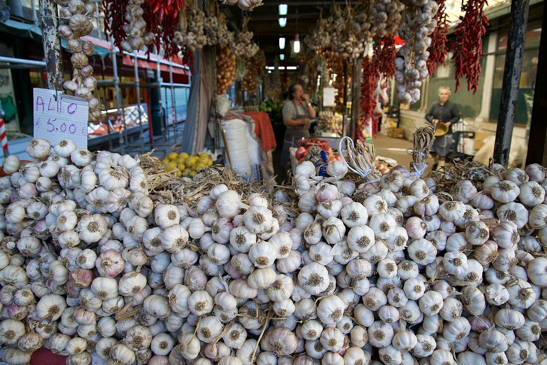 Garlic on sale in Porto street market