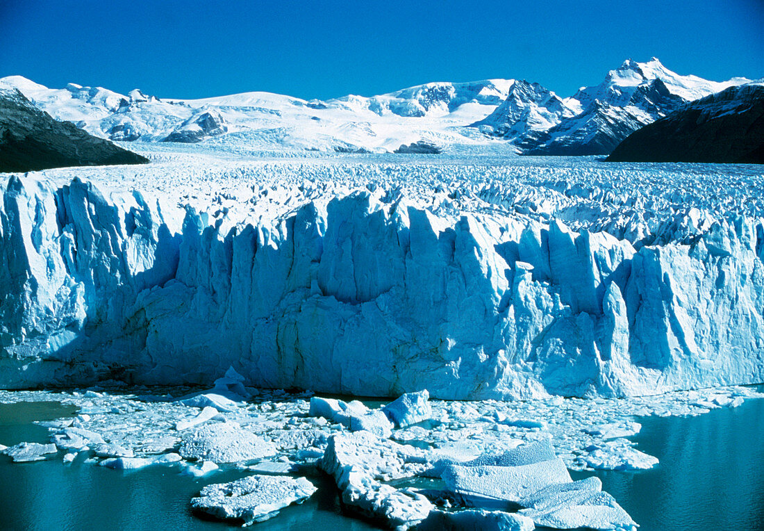Glacial ice cliff