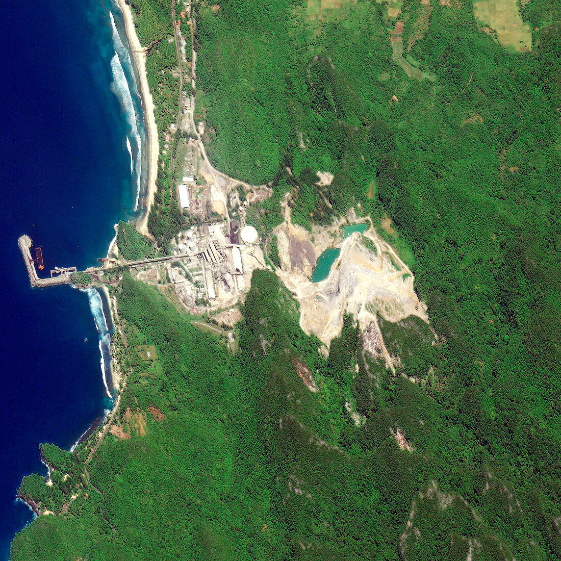 Indonesian port before 2004 tsunami