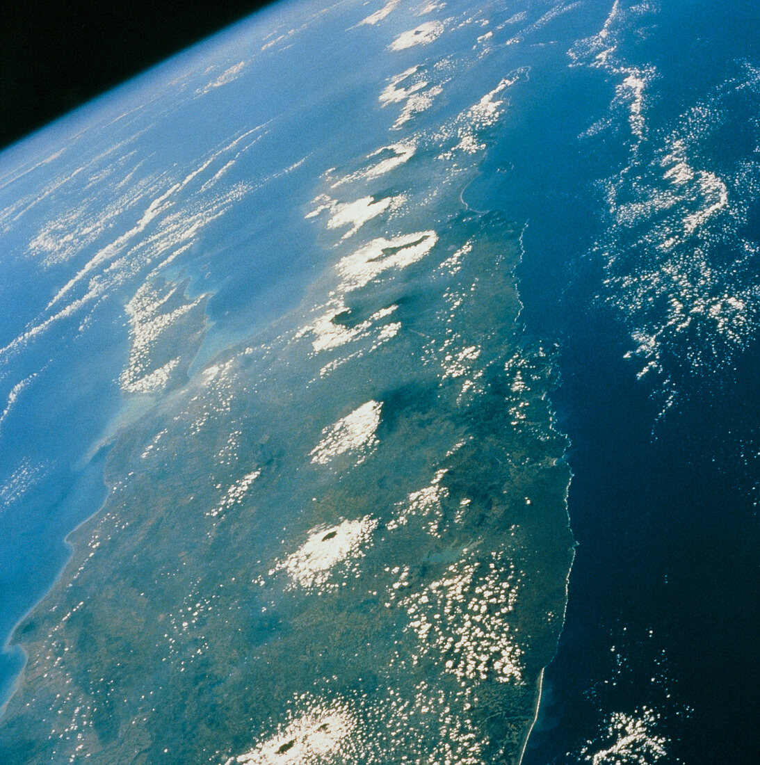 Volcanic chain in Java,seen from STS-46