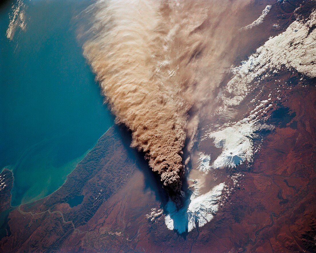 Klyuchevskaya volcano eruption