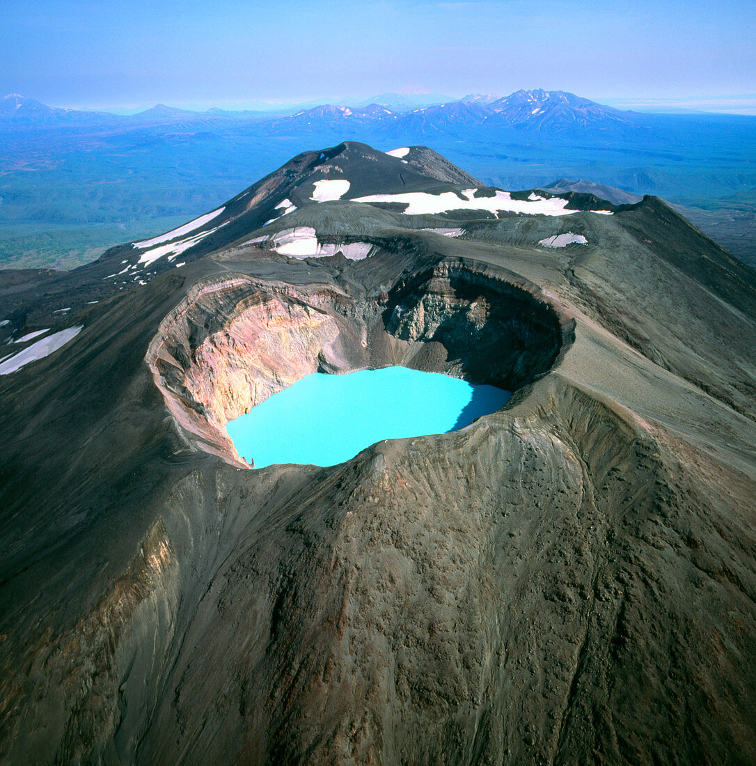 View of a crater lake in Maly Semiachik volcano