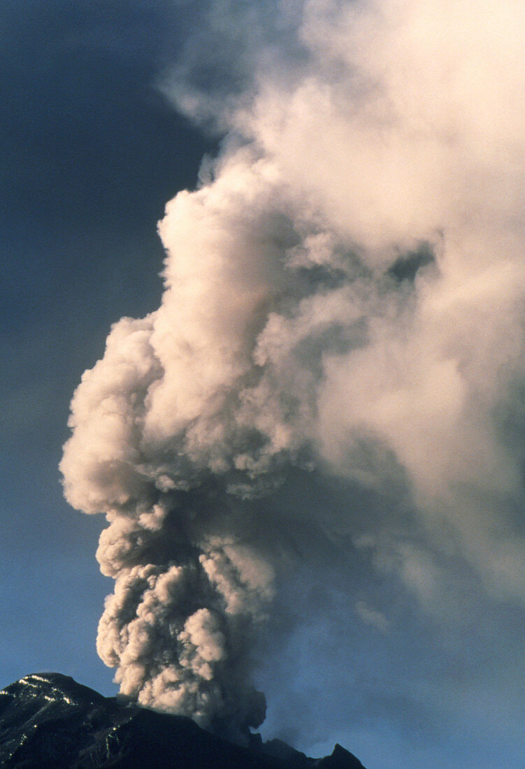 Tunguragua volcano