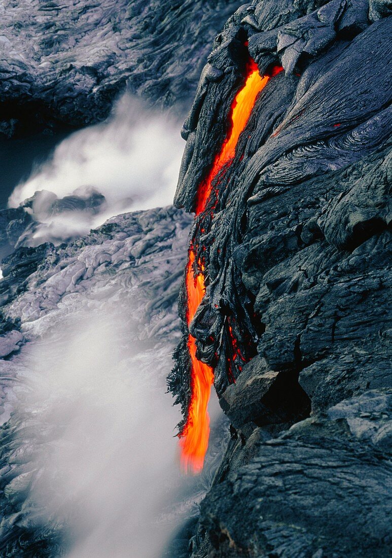Pahoehoe lava flow from Kilauea volcano,Hawaii