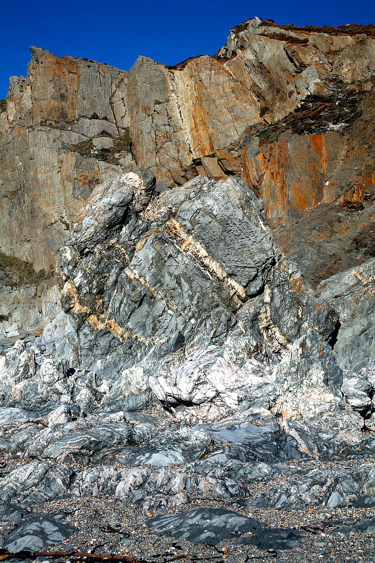 Mixed geology of Rockham beach