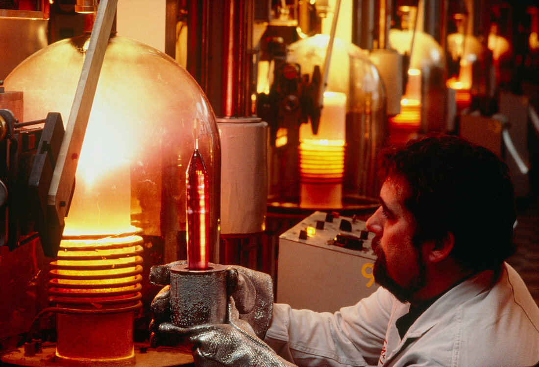 Manufacture of YAG crystals for lasers