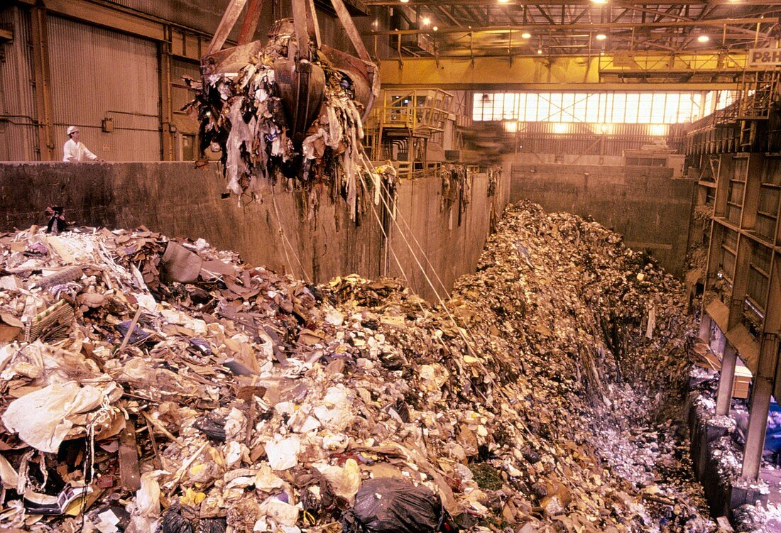 Waste pit at refuse-to-energy plant,Connecticut
