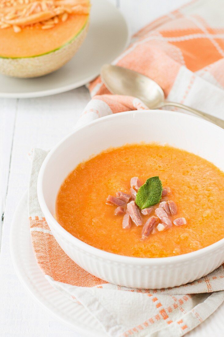 Sommerliche Melonensuppe