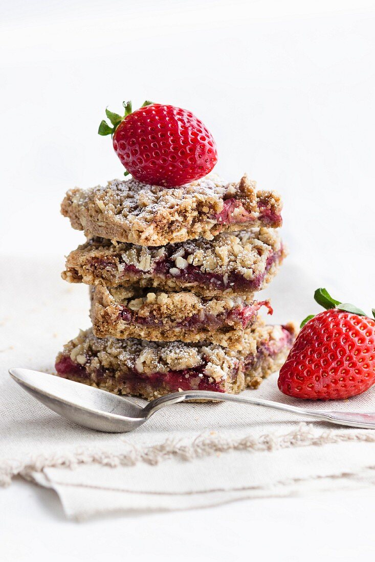 A stack of strawberry cumble slices