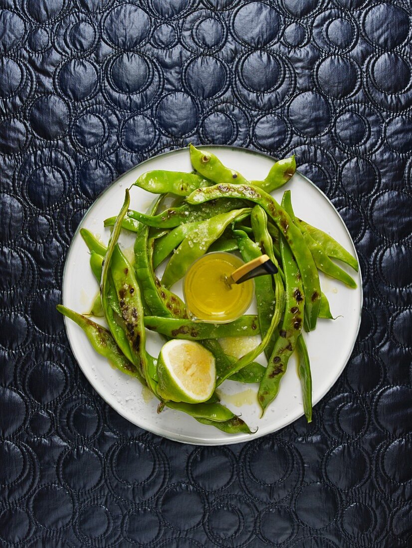 Yardlong beans with lime dressing (Israel)