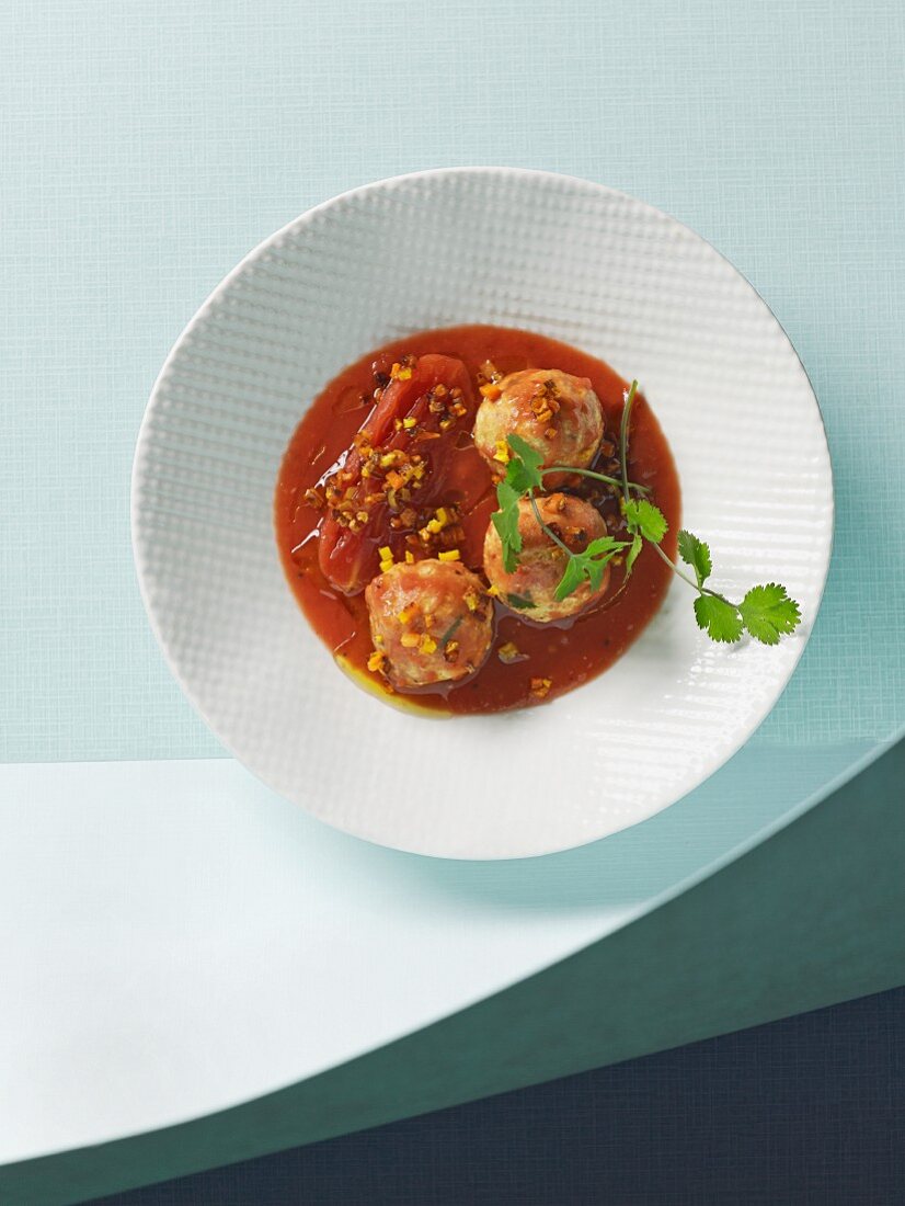 Hähnchen-Tofu-Polpetti mit Tomatensauce