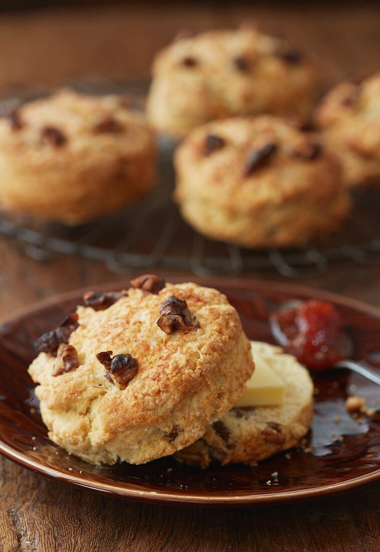 Cheese and walnut scones