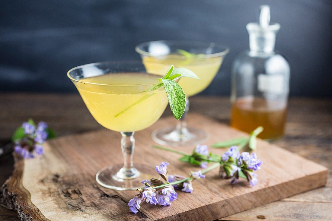 Cocktail mit Salbei