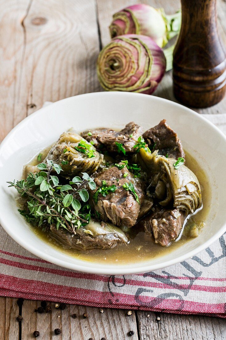 Beef and artichoke stew with herbs