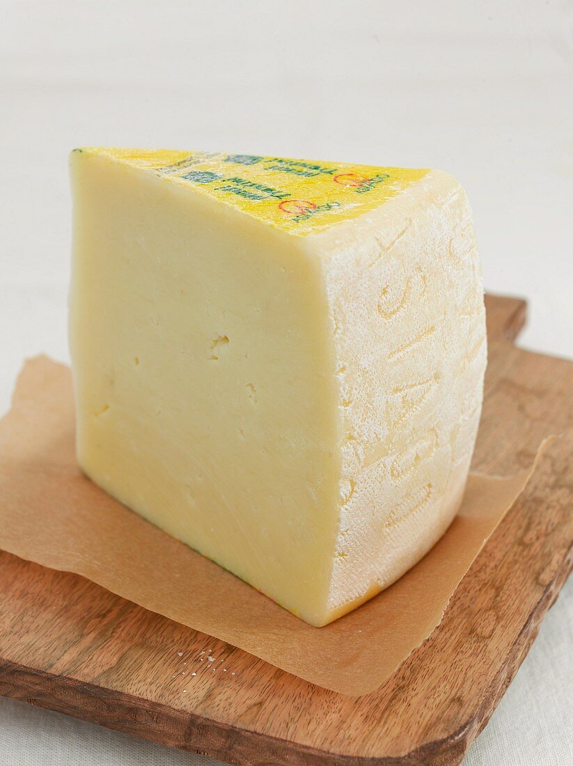 Asagio (Italian sheep's cheese)