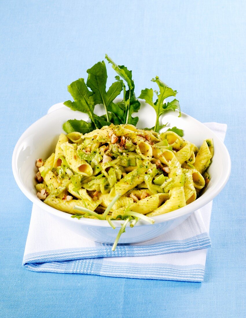 Garganelli mit Zucchini und Nüssen